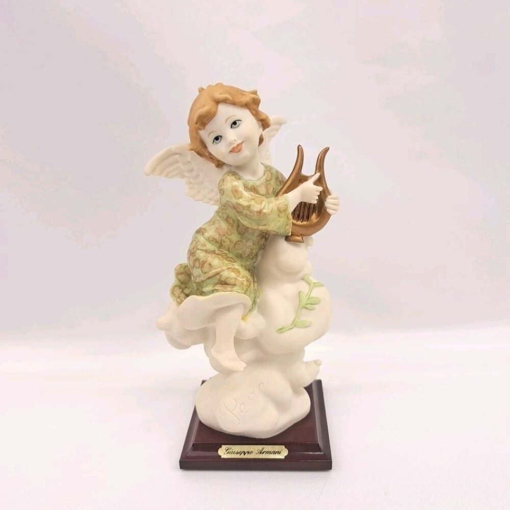 Vintage Guiseppe Armani 7 Inch White Peace Figurine Statue Italy